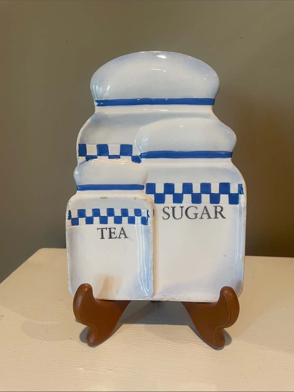 Boston Warehouse White Ceramic Wall Plaque with Blue Accents